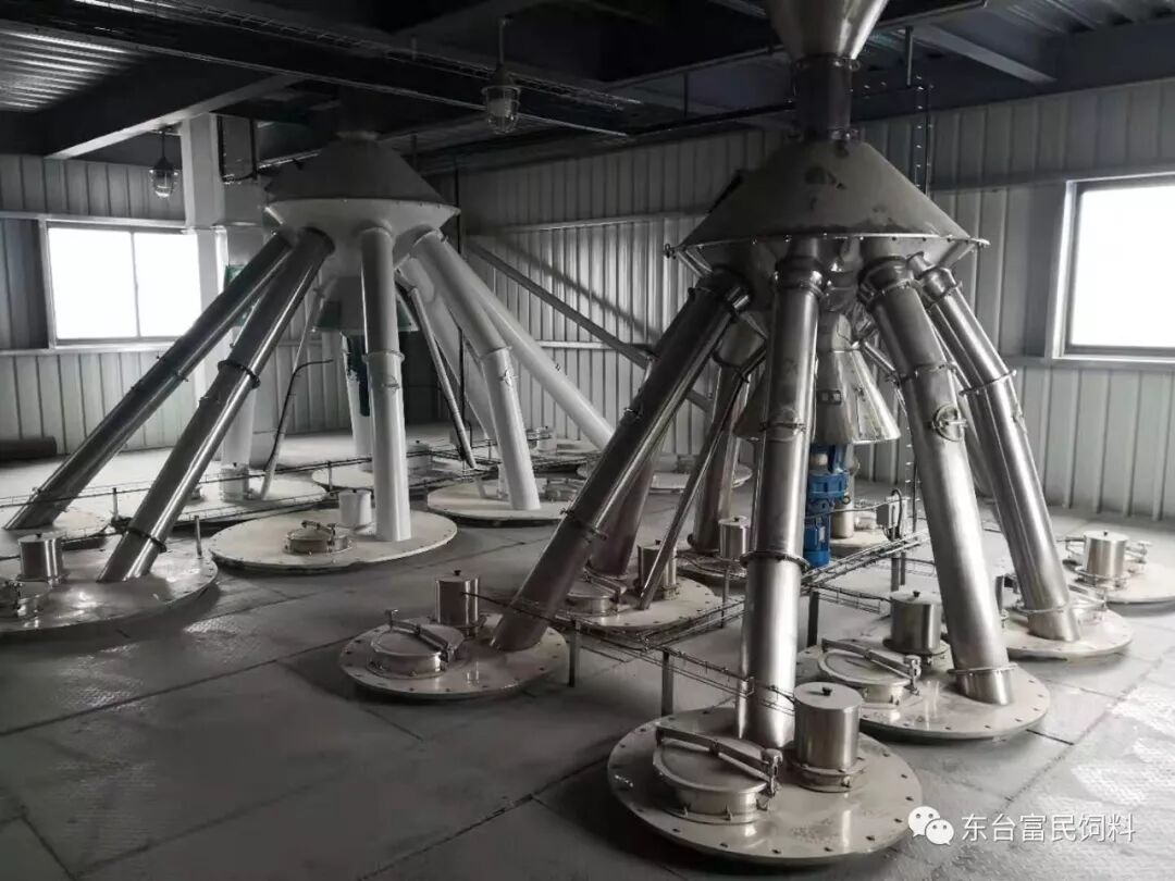 富民饲料大型原料储罐