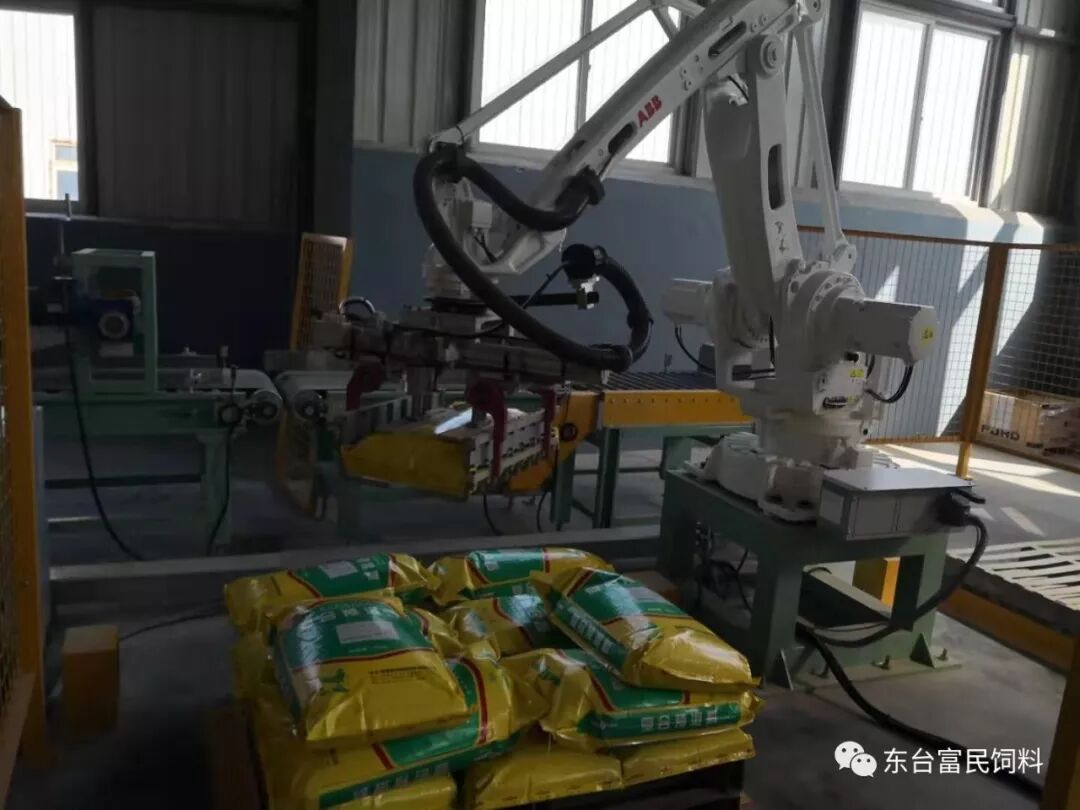 富民饲料 ABB 码垛机械手